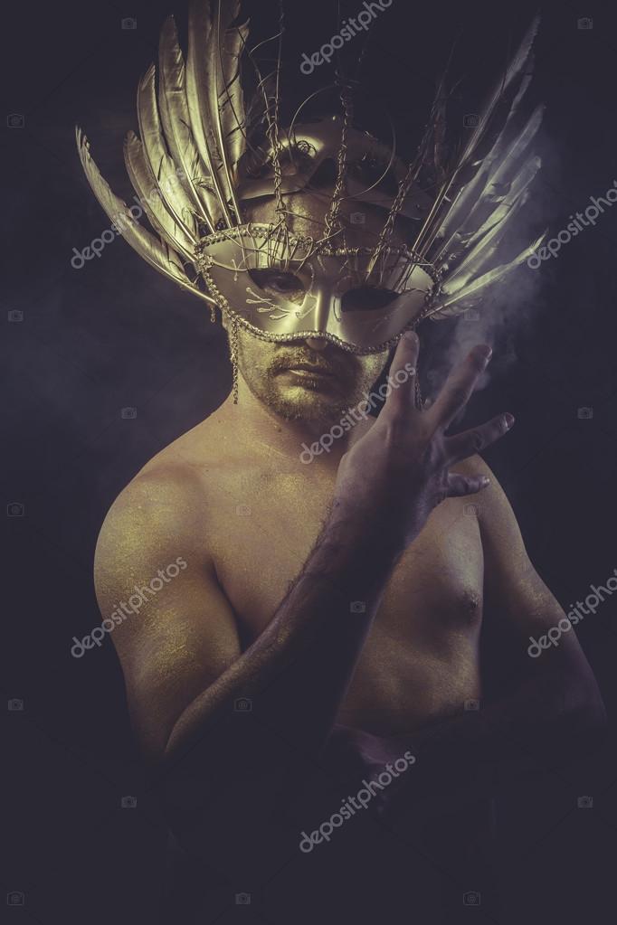 Bronze African tribal mask made with lost-wax casting